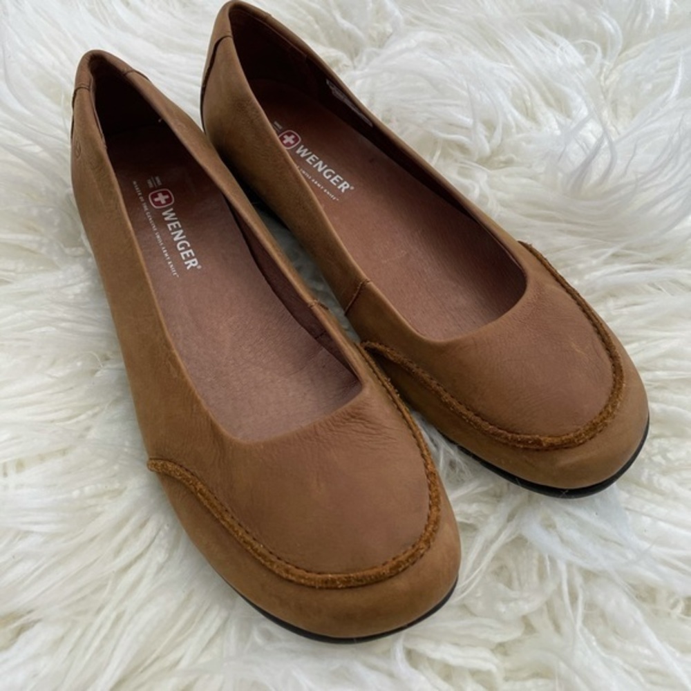 Wenger Swiss army tan brown leather flats size 8